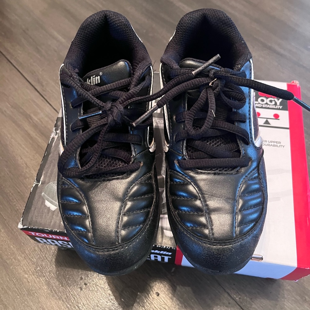 Boys Baseball Cleats